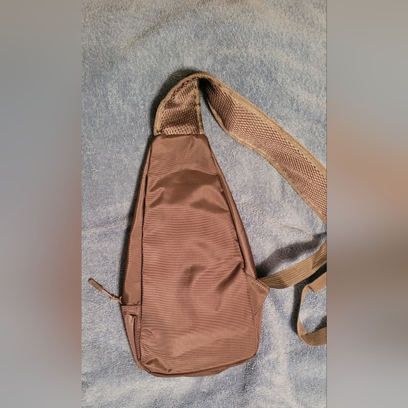 BOBO Outdoor Slingbag - Picture 2 of 5